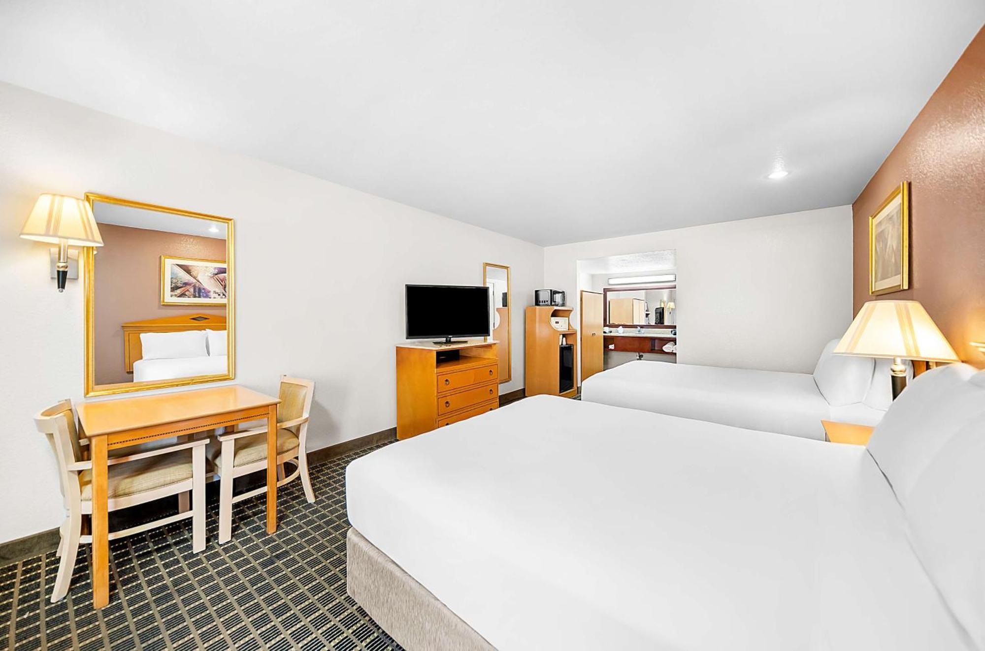 ชัวร์สเตย์พลัส โฮเทล บาย เบสต์ เวสเทิร์น ซานโฮเซ เซนทรัล ซิตี้ Hotel ภายนอก รูปภาพ