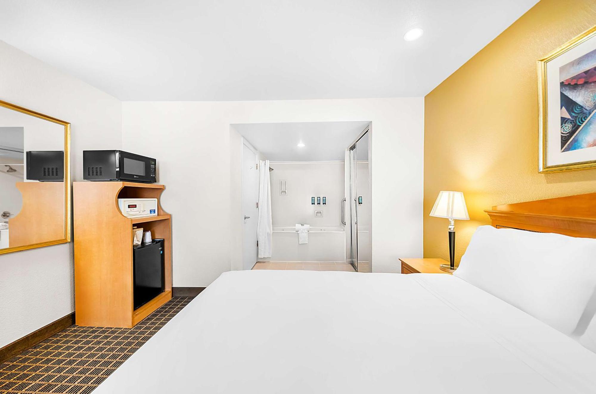 ชัวร์สเตย์พลัส โฮเทล บาย เบสต์ เวสเทิร์น ซานโฮเซ เซนทรัล ซิตี้ Hotel ภายนอก รูปภาพ